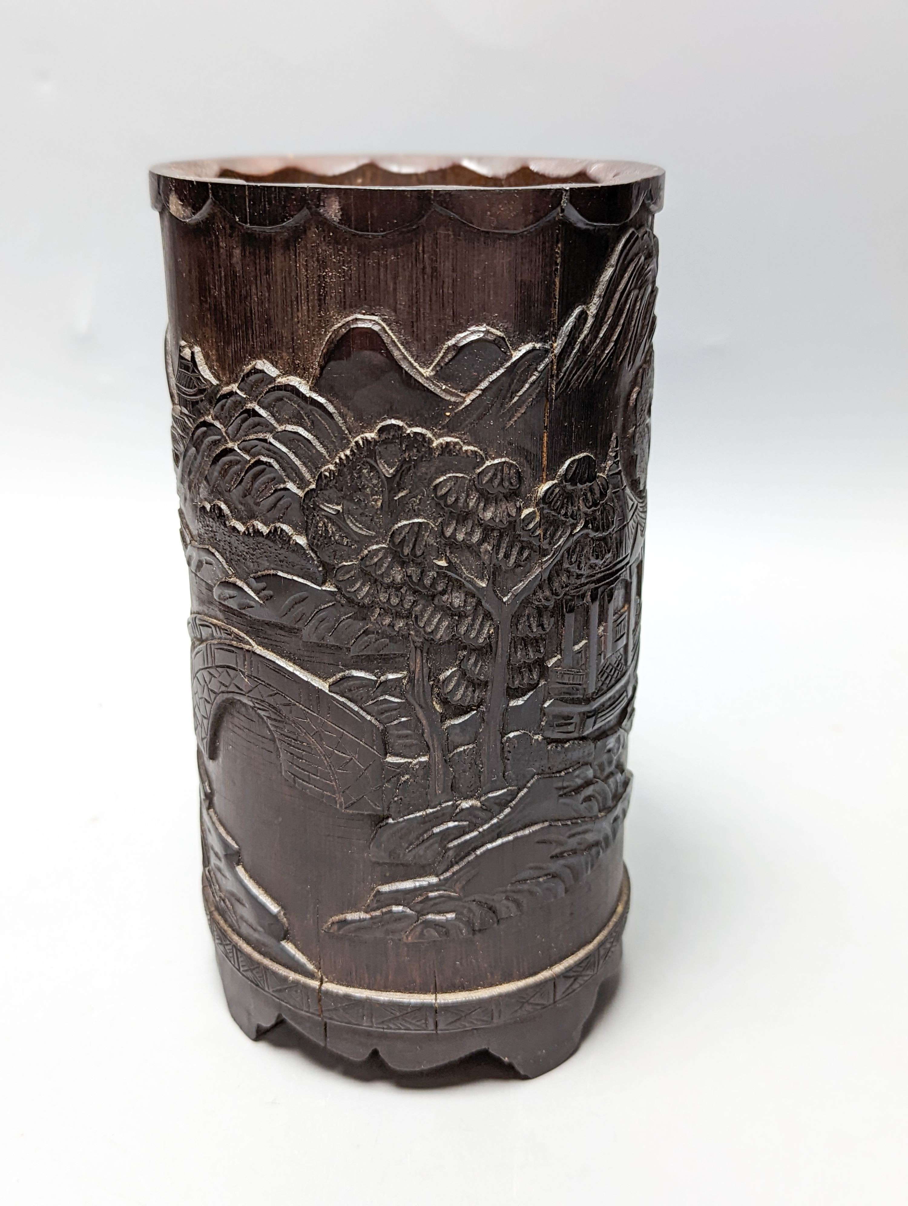 A Chinese carved bamboo brush pot 20cm